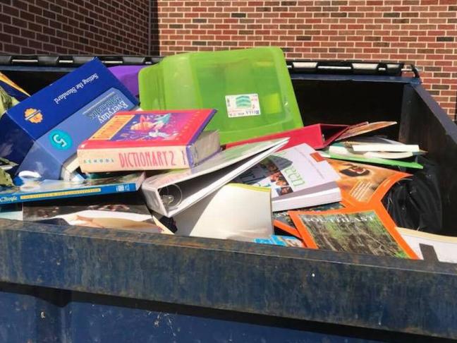 Ne pas jeter les livres à la poubelles : opter pour le recyclage